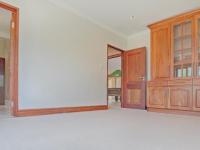 Lounges - 19 square meters of property in Woodhill Golf Estate