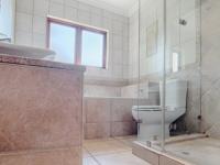Bathroom 3+ - 22 square meters of property in Woodhill Golf Estate