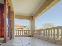 Balcony - 122 square meters of property in Woodhill Golf Estate