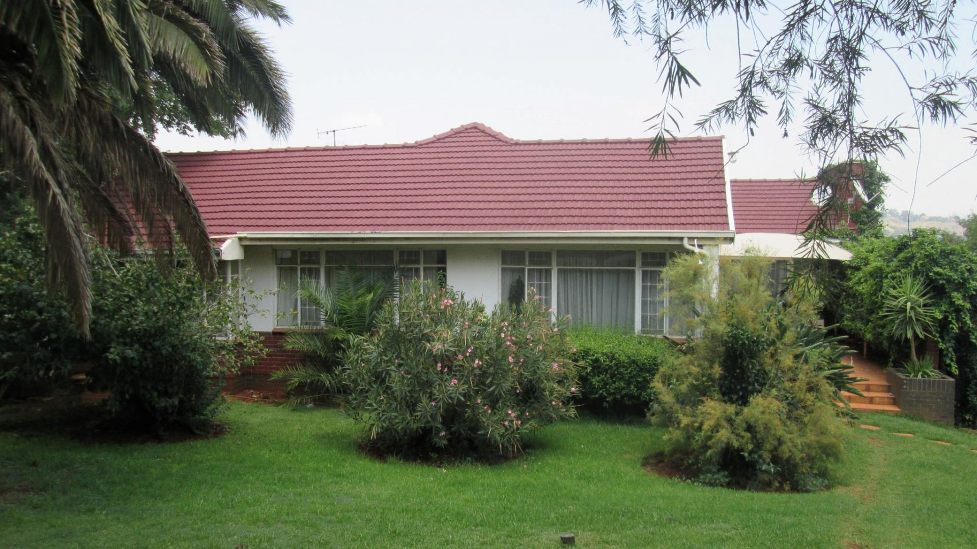 Front View of property in Dewetshof