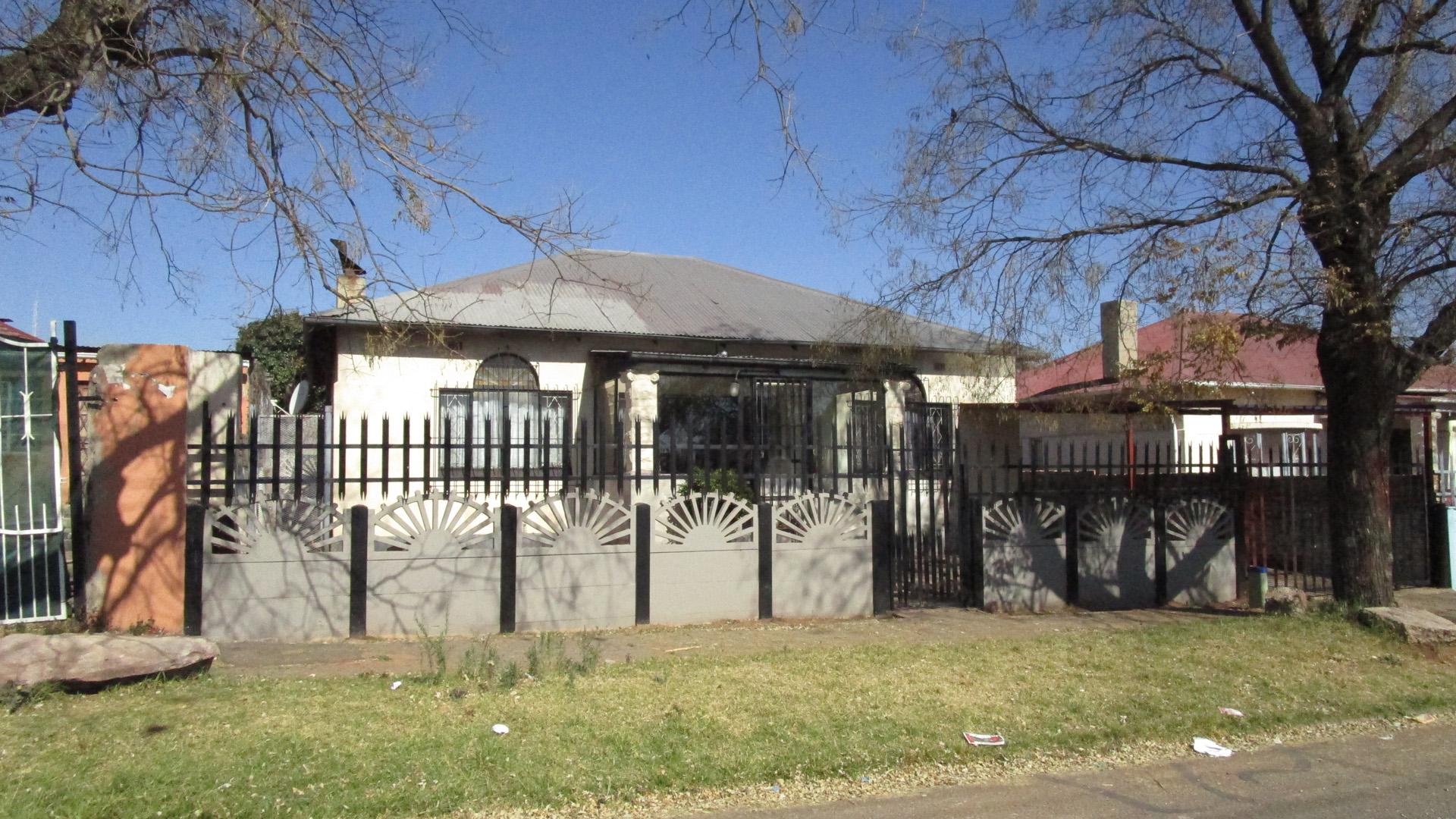 Front View of property in Forest Hill - JHB