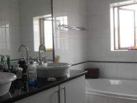 Main Bathroom - 7 square meters of property in Willow Acres Estate