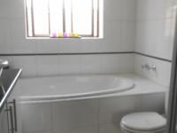 Main Bathroom - 7 square meters of property in Willow Acres Estate