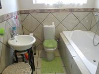 Bathroom 2 - 9 square meters of property in Albemarle