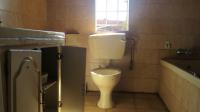 Main Bathroom - 14 square meters of property in Casseldale