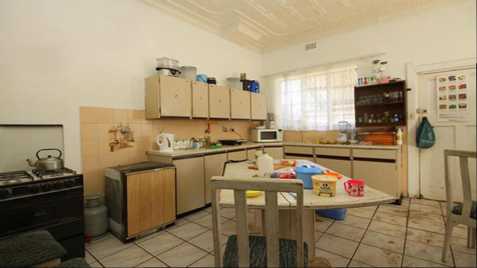 Kitchen of property in West Village