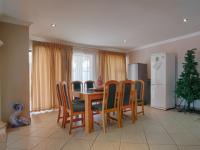 Dining Room - 19 square meters of property in The Wilds Estate