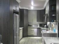 Kitchen - 22 square meters of property in Vaalpark