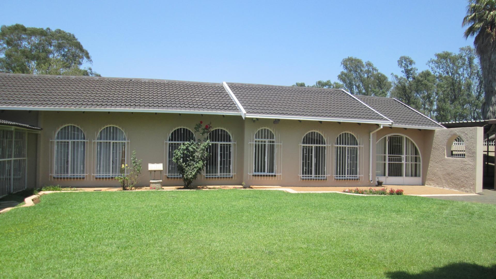 Front View of property in Brakpan