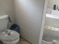 Main Bathroom - 17 square meters of property in Brakpan