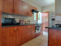 Kitchen - 9 square meters of property in Woodhill Golf Estate