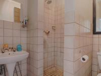 Bathroom 2 - 4 square meters of property in Woodhill Golf Estate