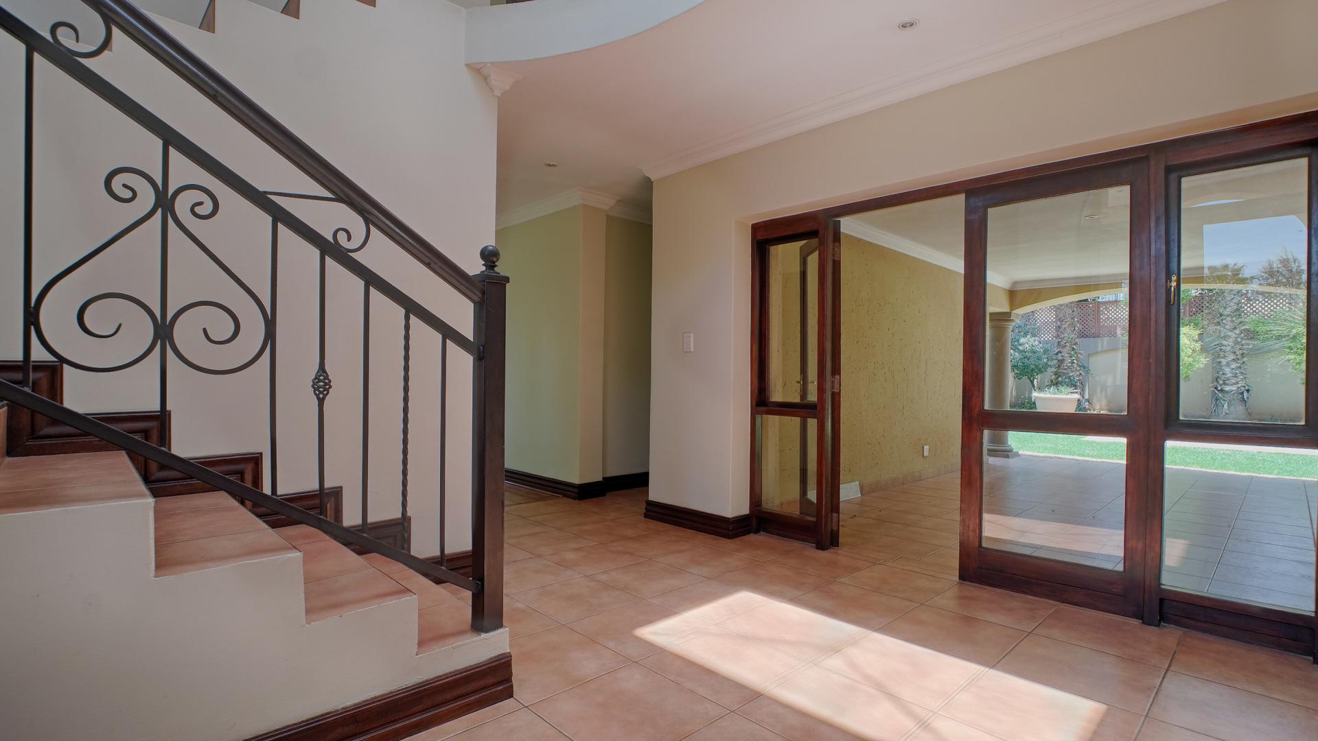 Spaces - 71 square meters of property in Silver Lakes Golf Estate