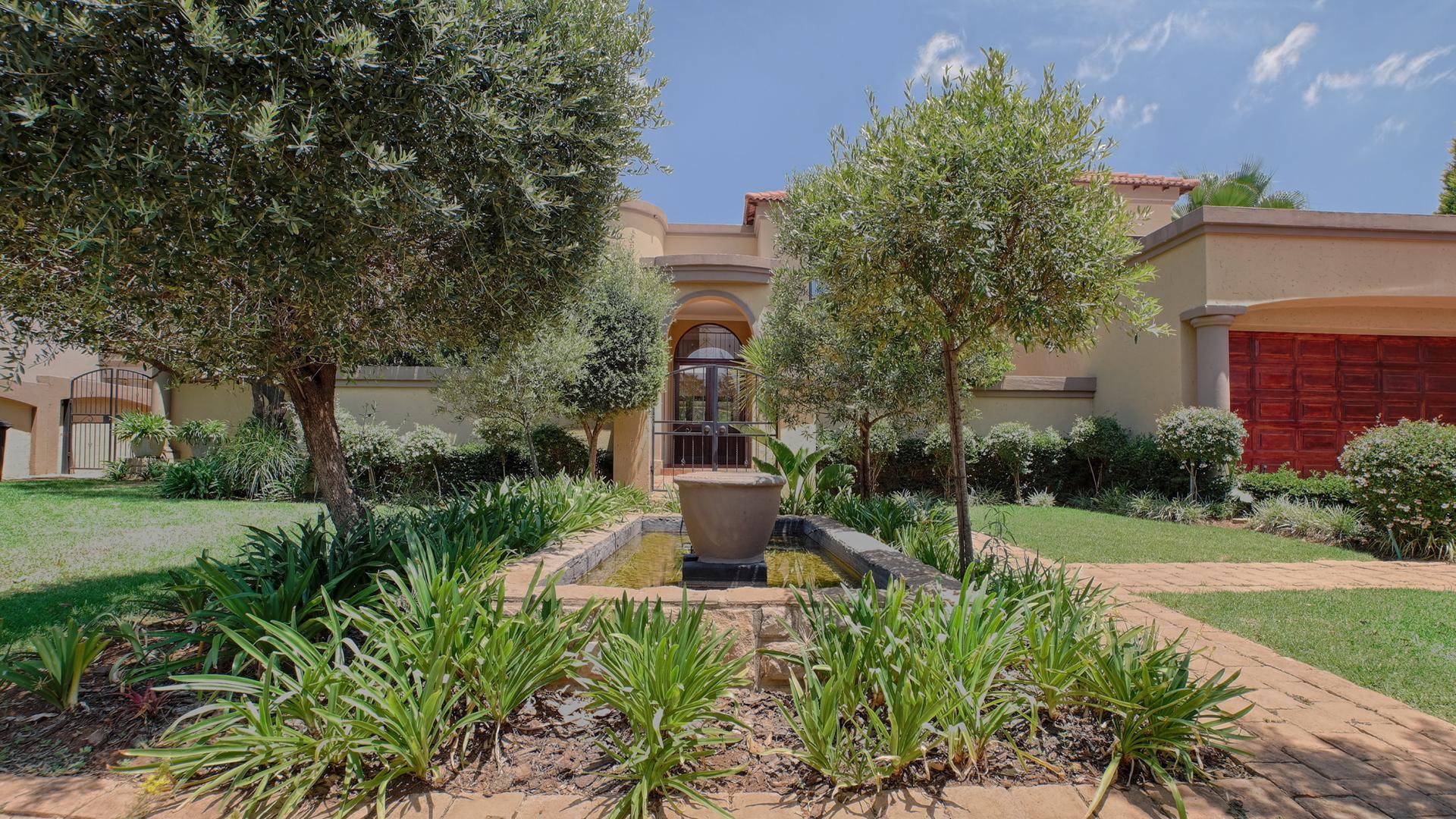 Front View of property in Silver Lakes Golf Estate