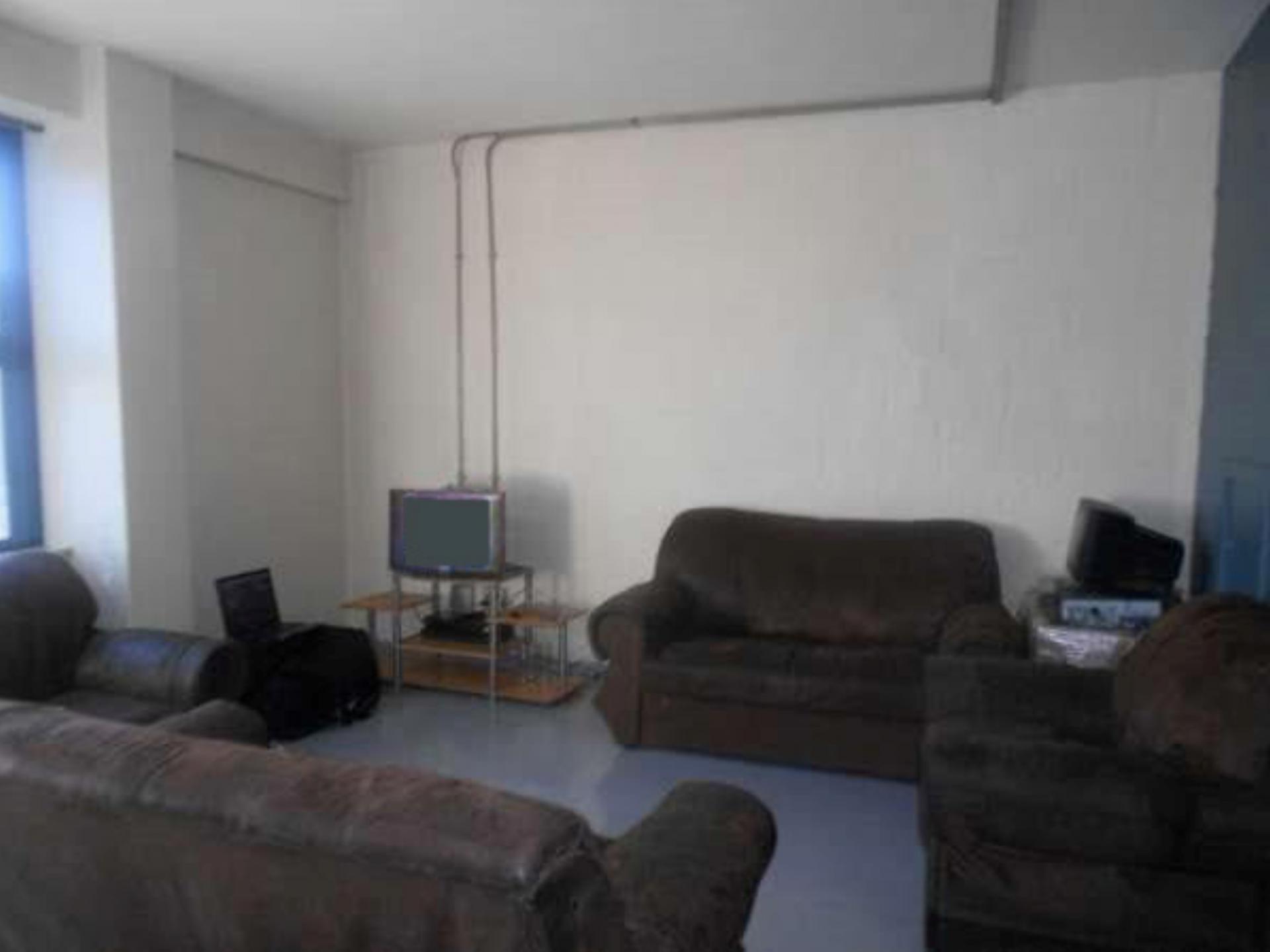 Lounges - 20 square meters of property in Johannesburg Central