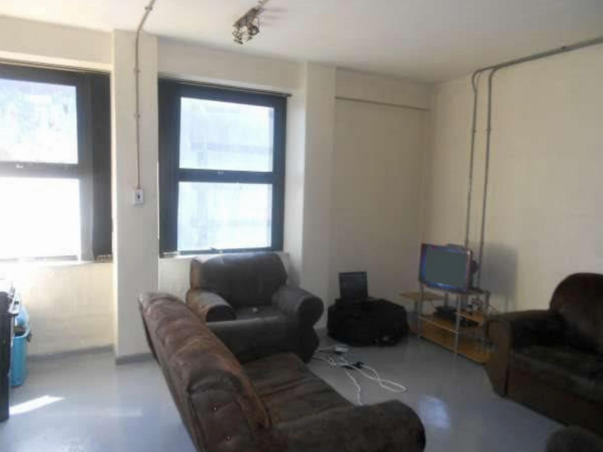 Lounges - 20 square meters of property in Johannesburg Central