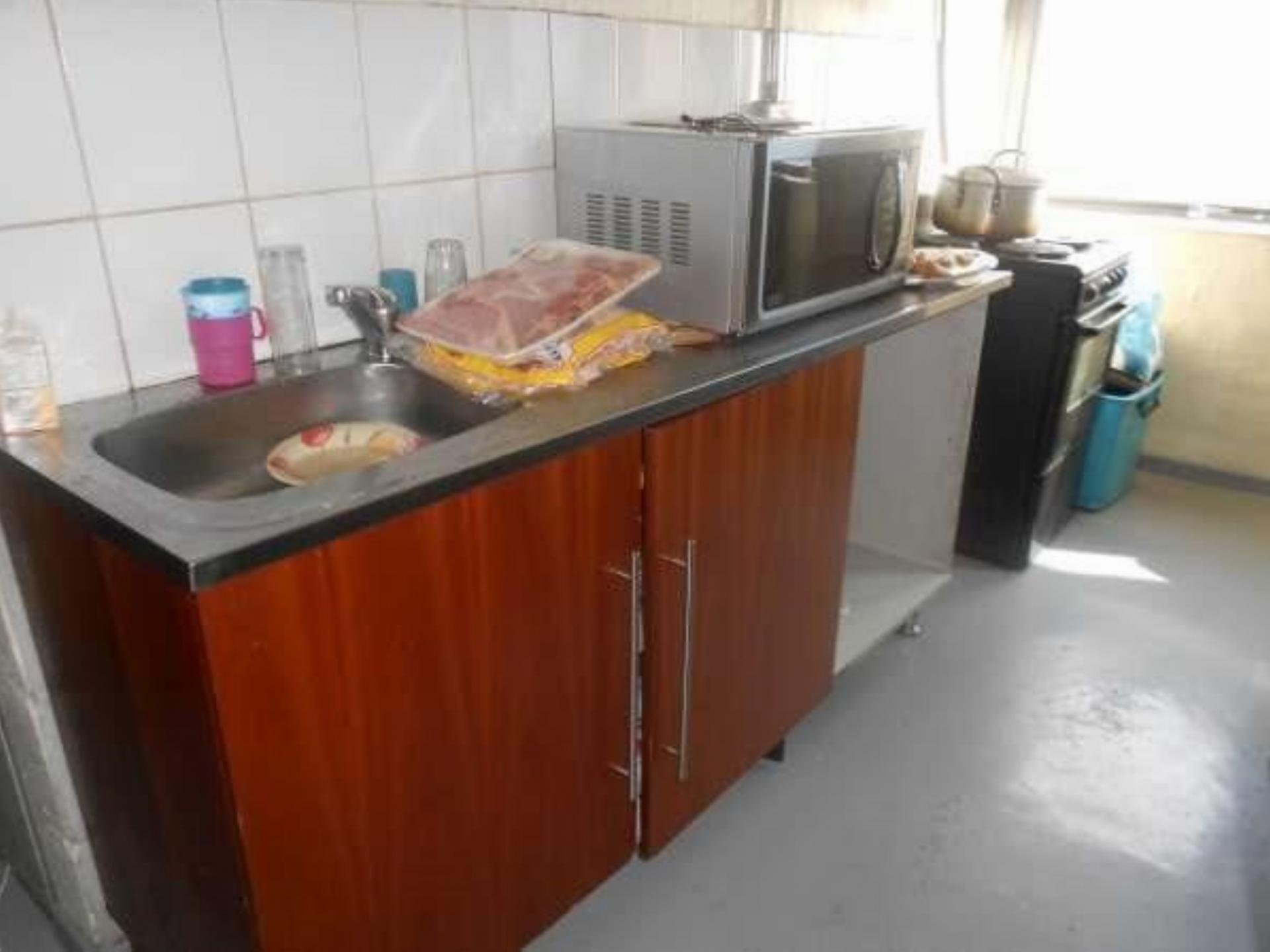 Kitchen - 3 square meters of property in Johannesburg Central