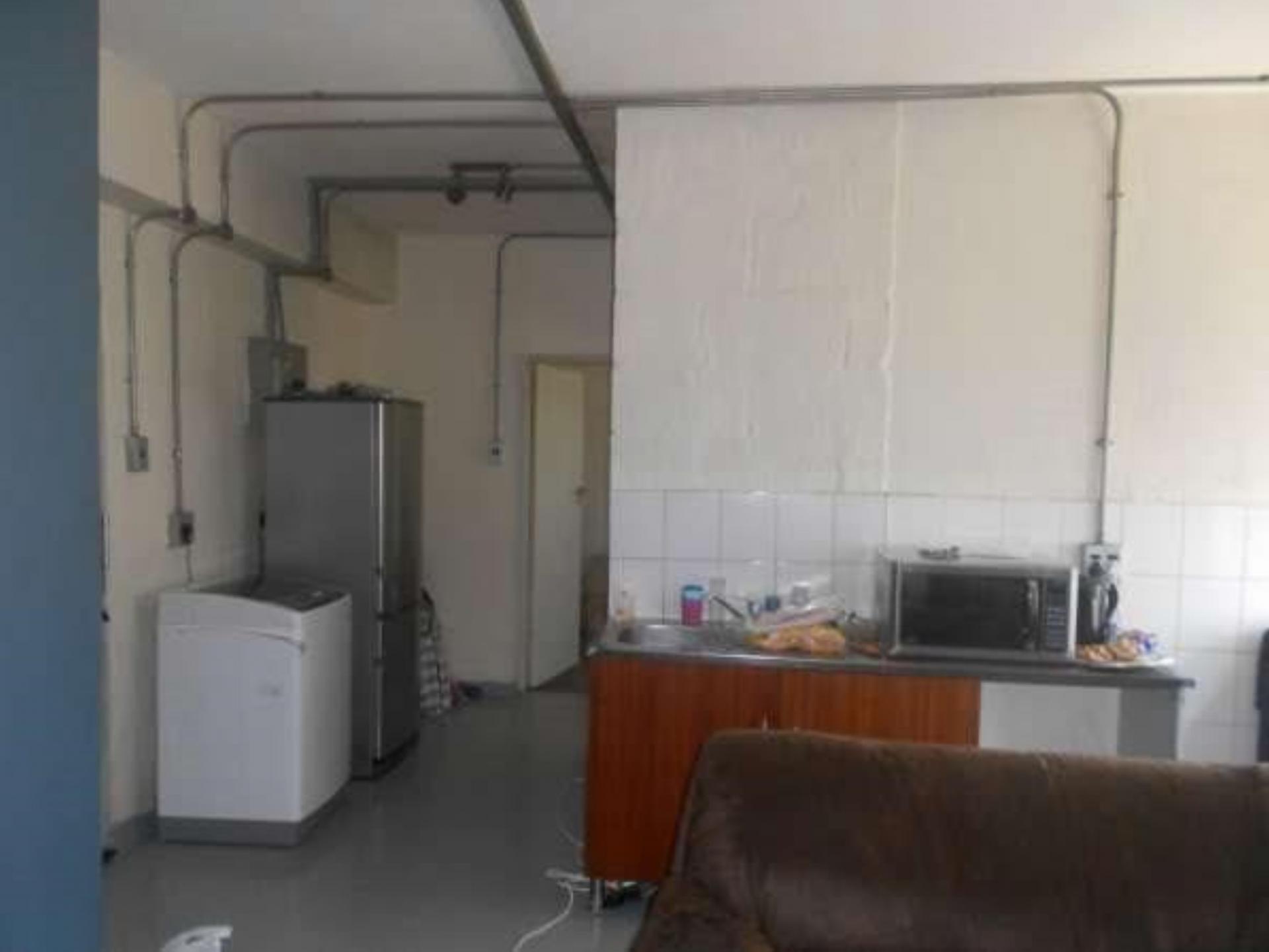 Lounges - 20 square meters of property in Johannesburg Central