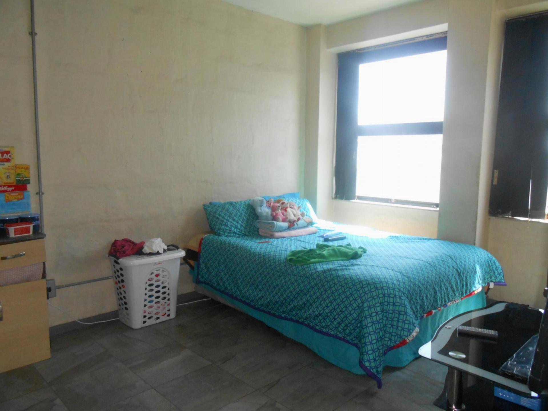 Bed Room 1 - 19 square meters of property in Johannesburg Central