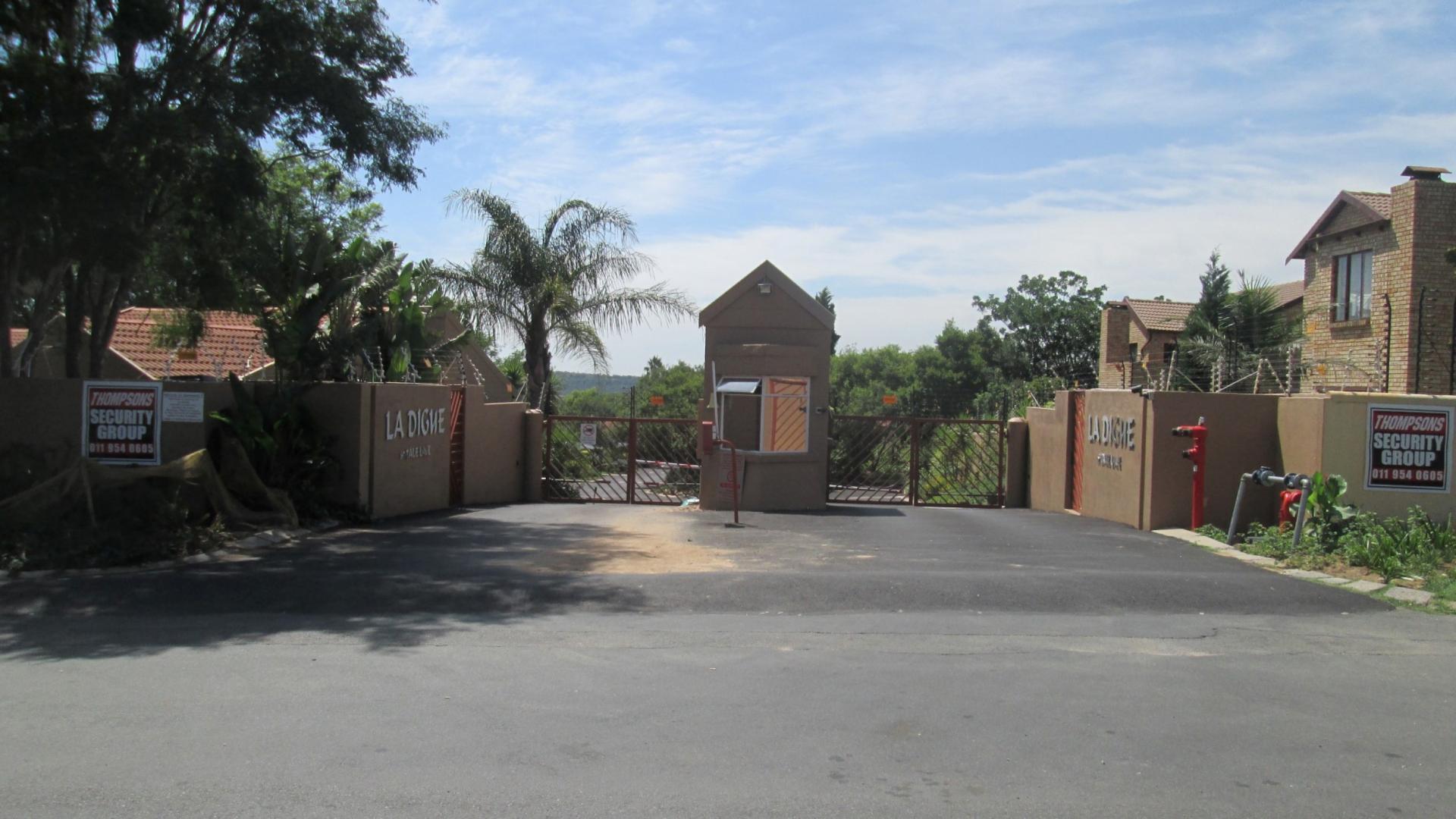 Front View of property in Randpark Ridge