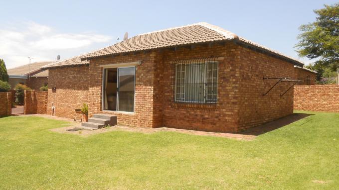 2 Bedroom Cluster for Sale For Sale in Radiokop - Private Sale - MR139961