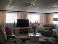 Lounges - 54 square meters of property in Vaalmarina