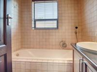 Bathroom 3+ - 15 square meters of property in Boardwalk Manor Estate