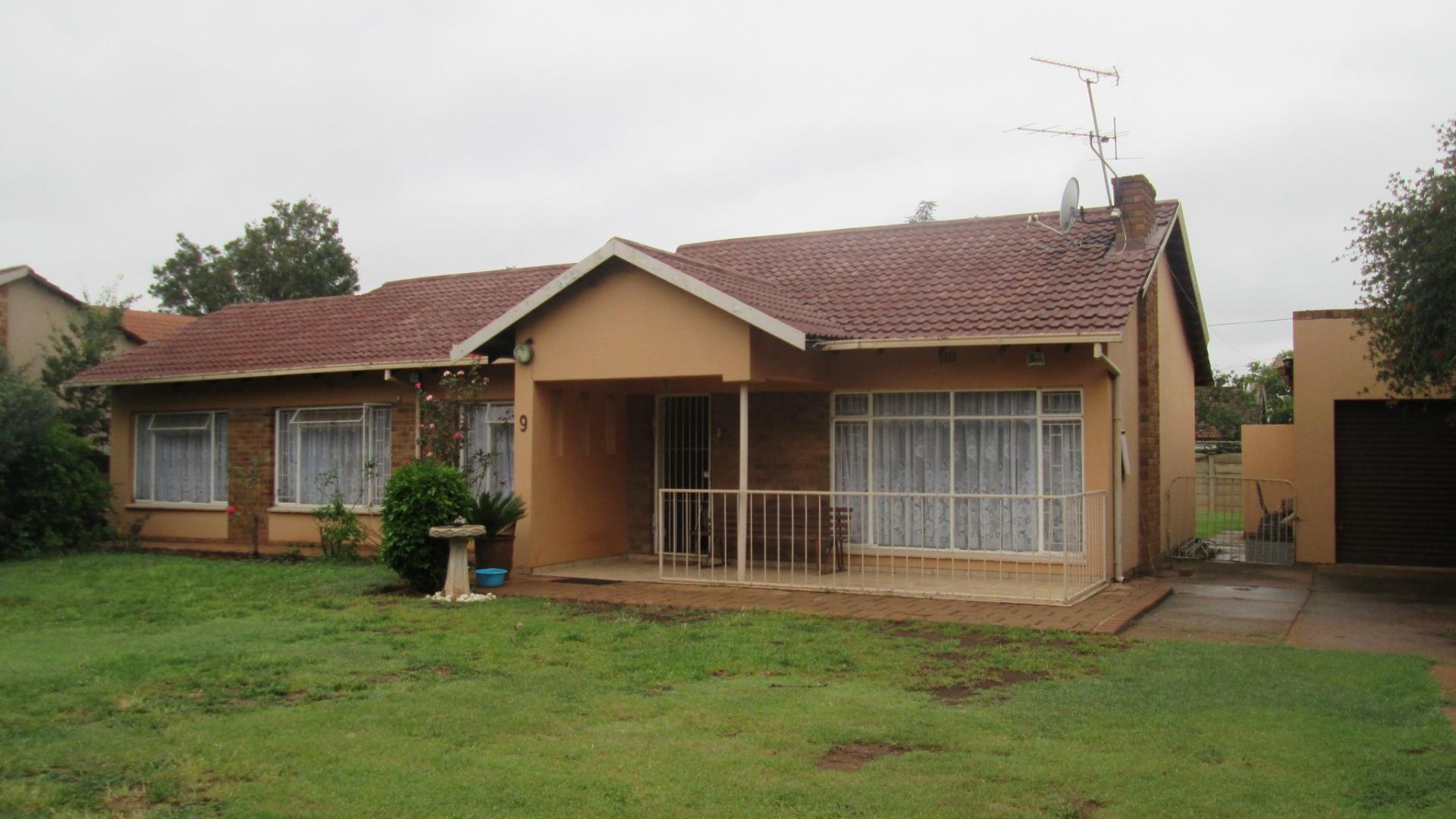 Front View of property in Vereeniging