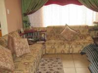 Lounges - 11 square meters of property in Vereeniging