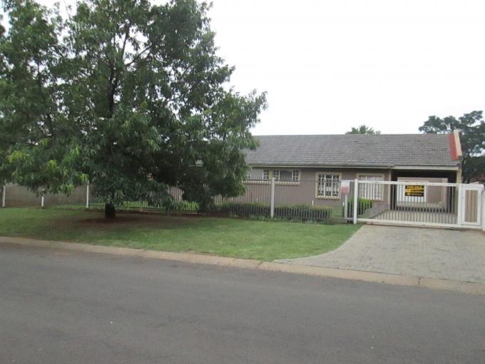 Standard Bank EasySell 4 Bedroom House for Sale in Rothdene