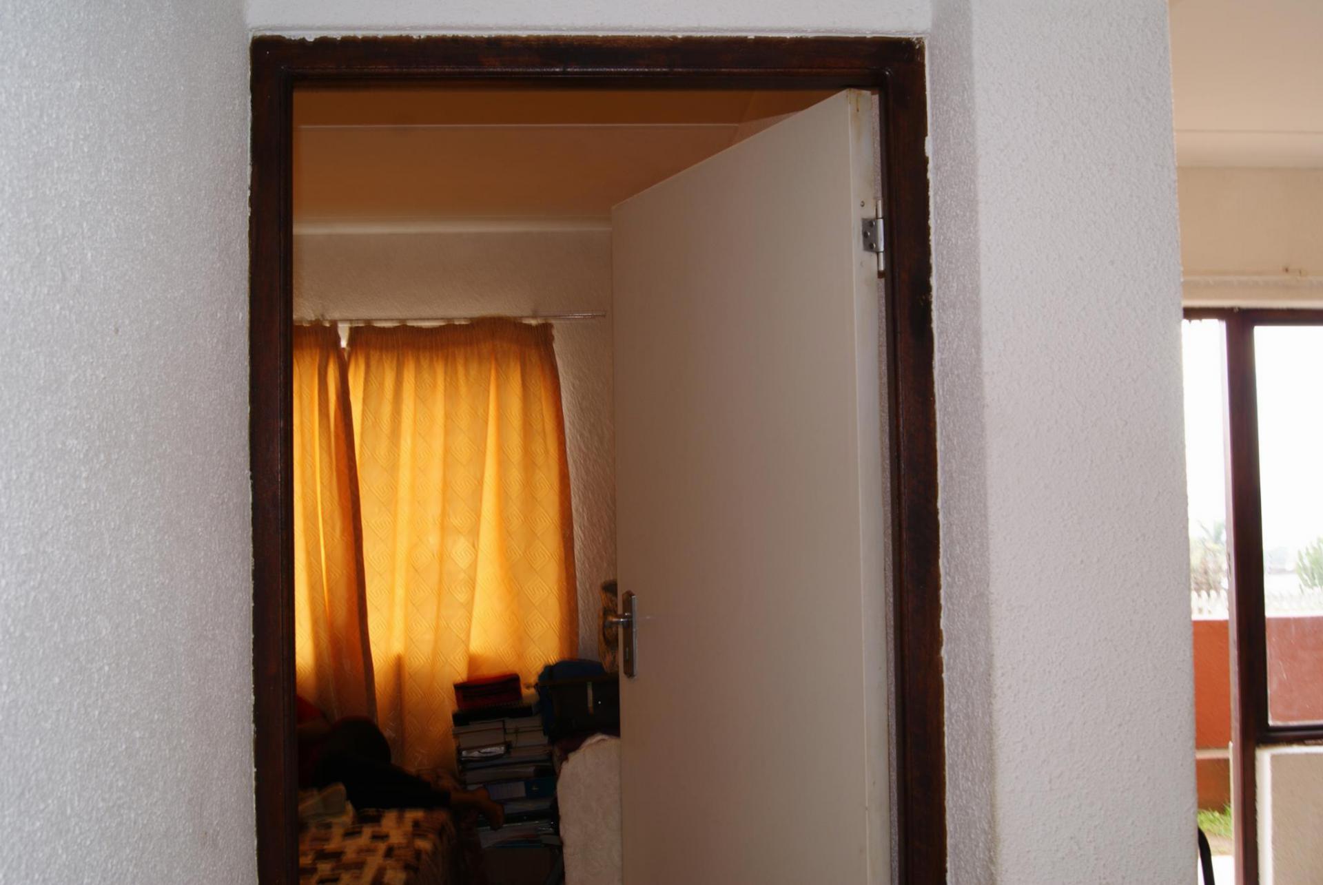 Spaces - 6 square meters of property in Montclair (Dbn)