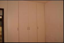 Main Bedroom - 20 square meters of property in Montclair (Dbn)