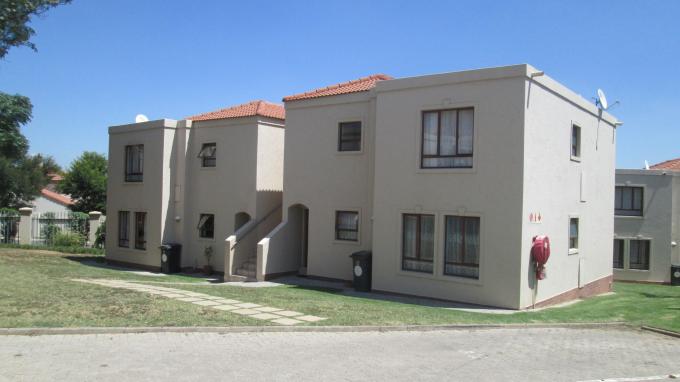 2 Bedroom Sectional Title for Sale For Sale in Fourways - Home Sell - MR140115