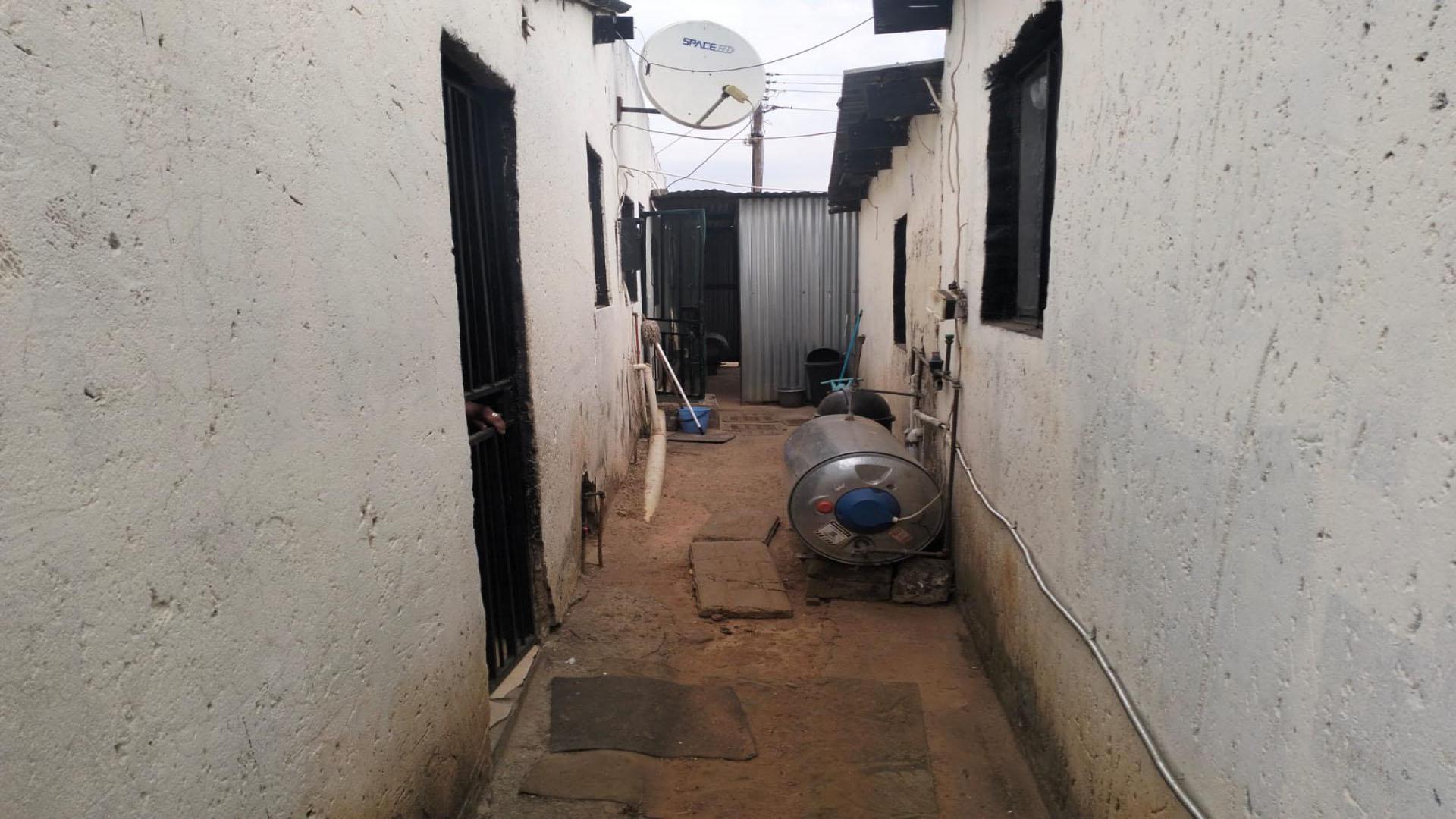 Spaces of property in Eldorado Park AH