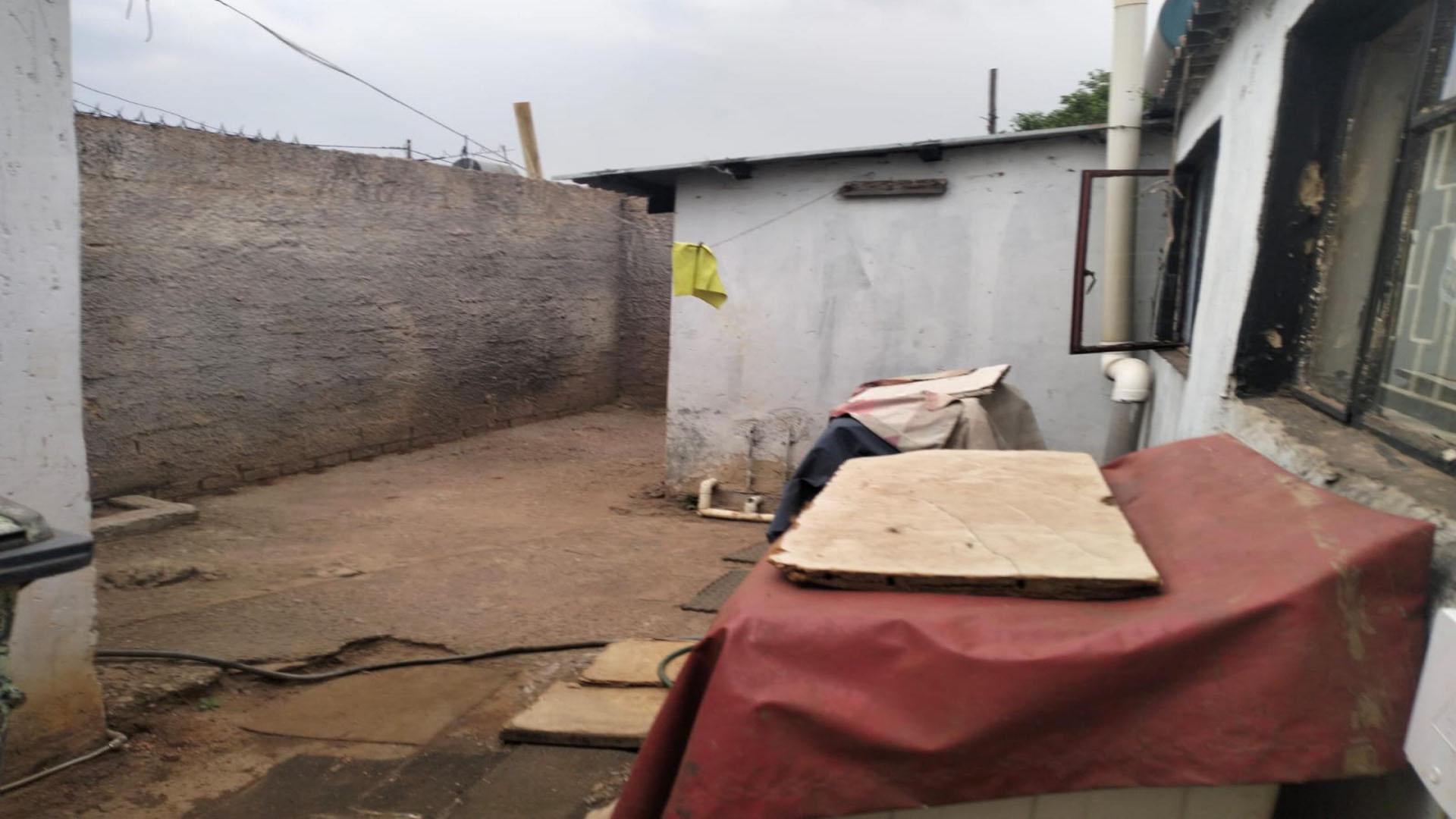 Spaces of property in Eldorado Park AH