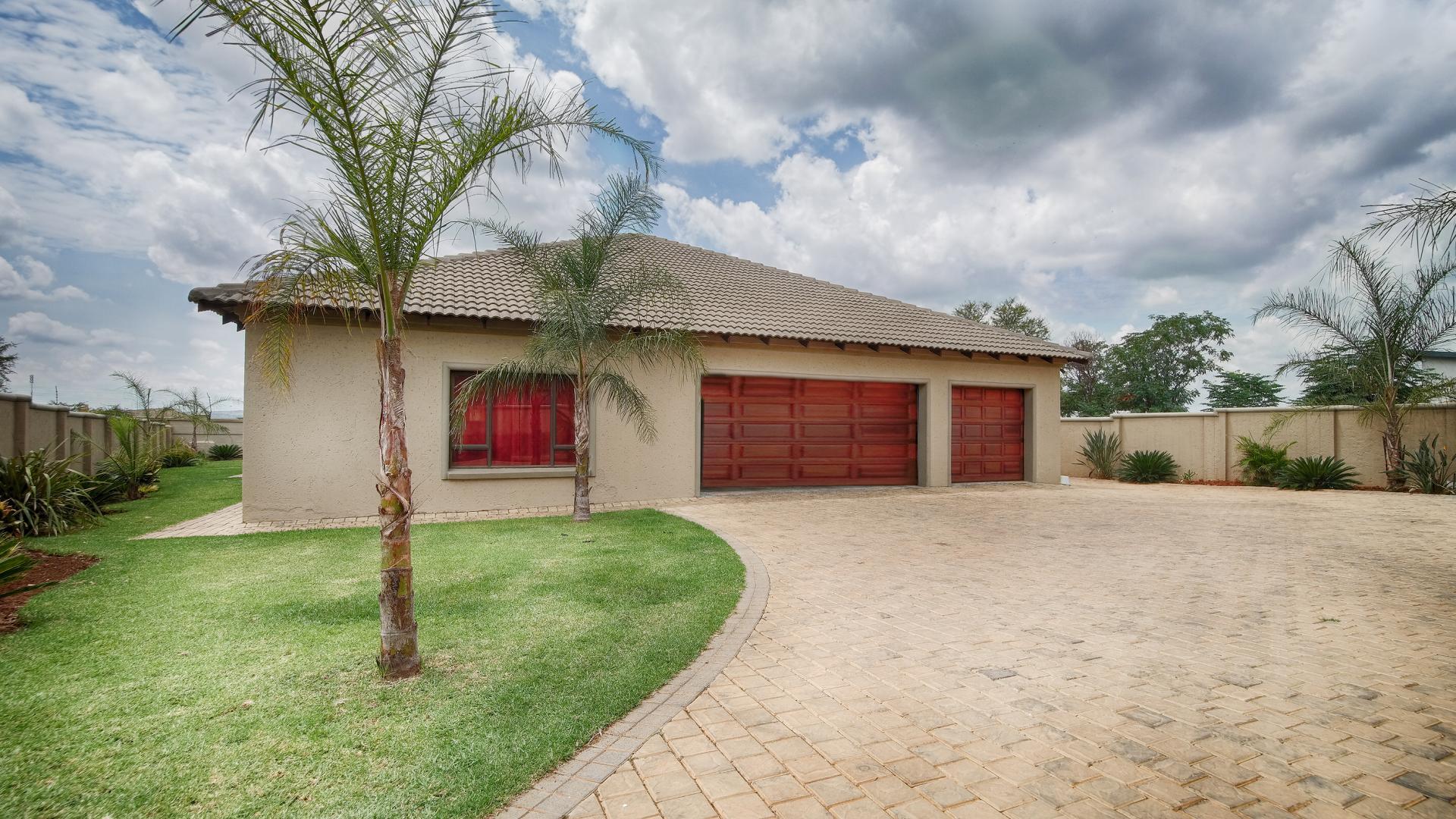 Front View of property in Silverwoods Country Estate