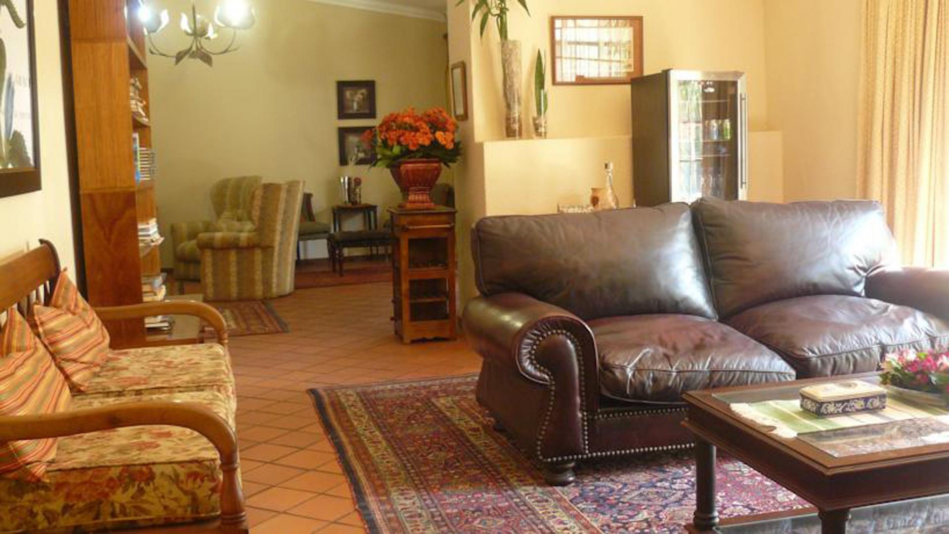 Lounges of property in Equestria