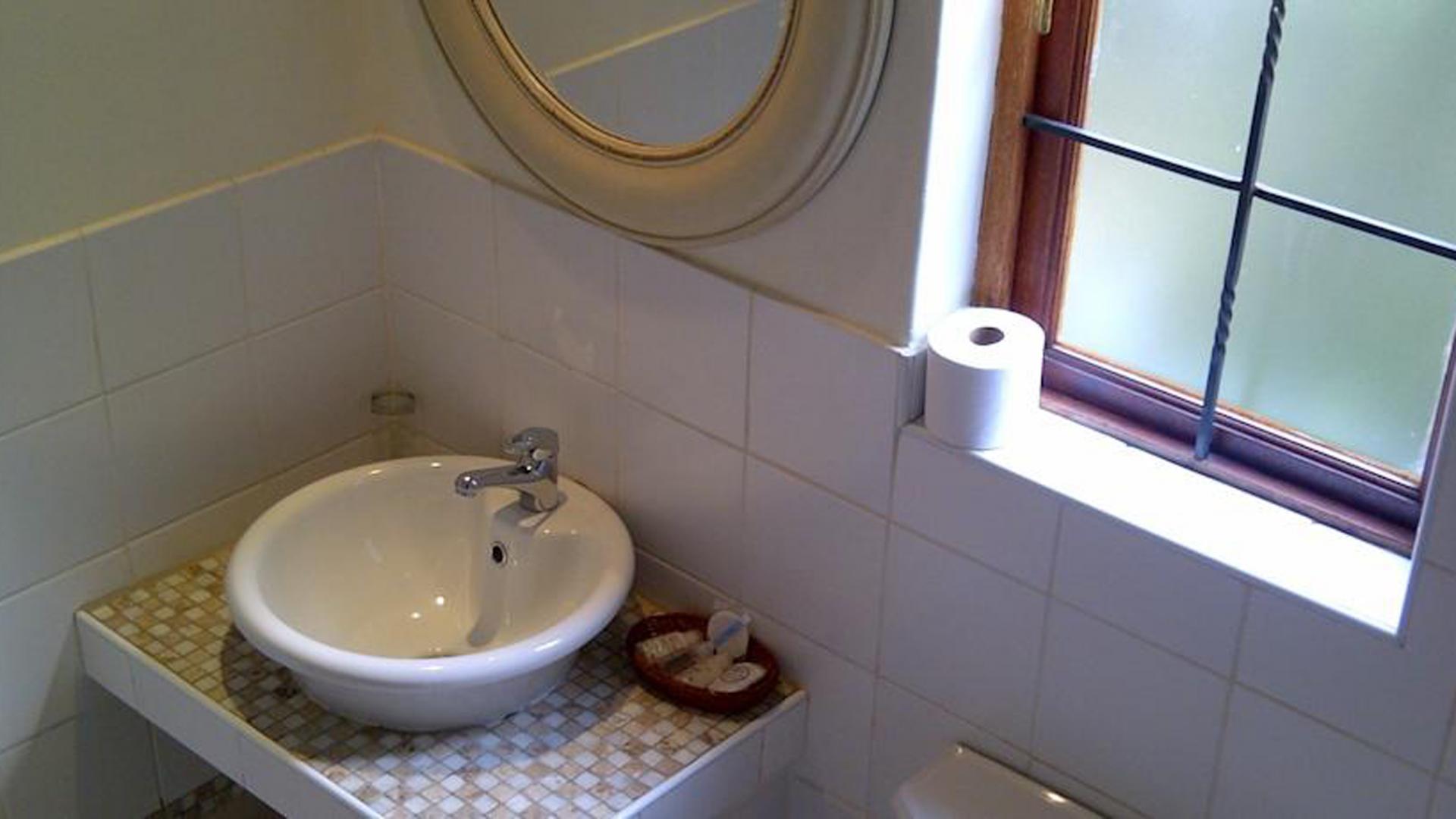 Bathroom 2 of property in Equestria