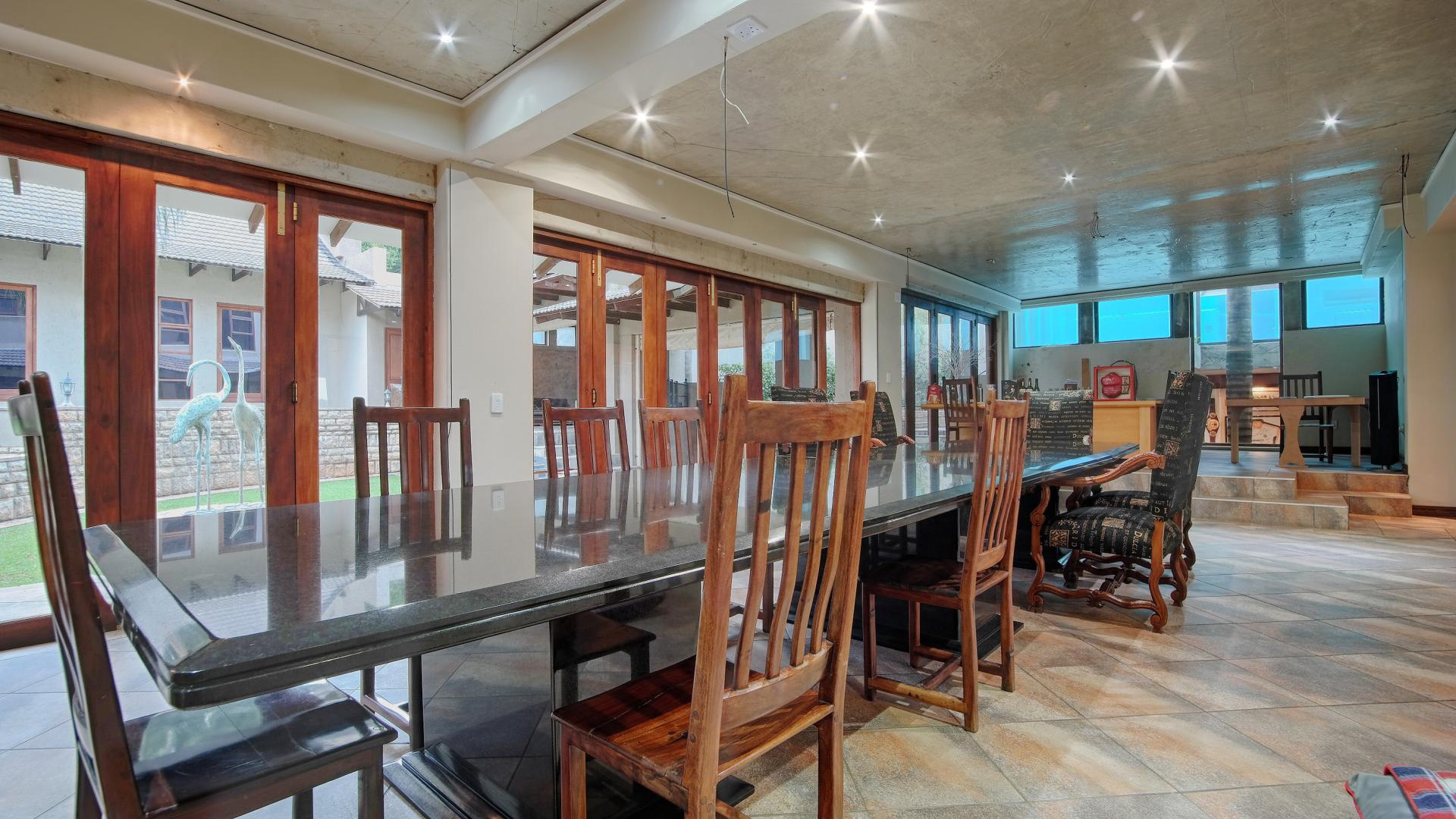 Dining Room of property in Waterkloof Ridge