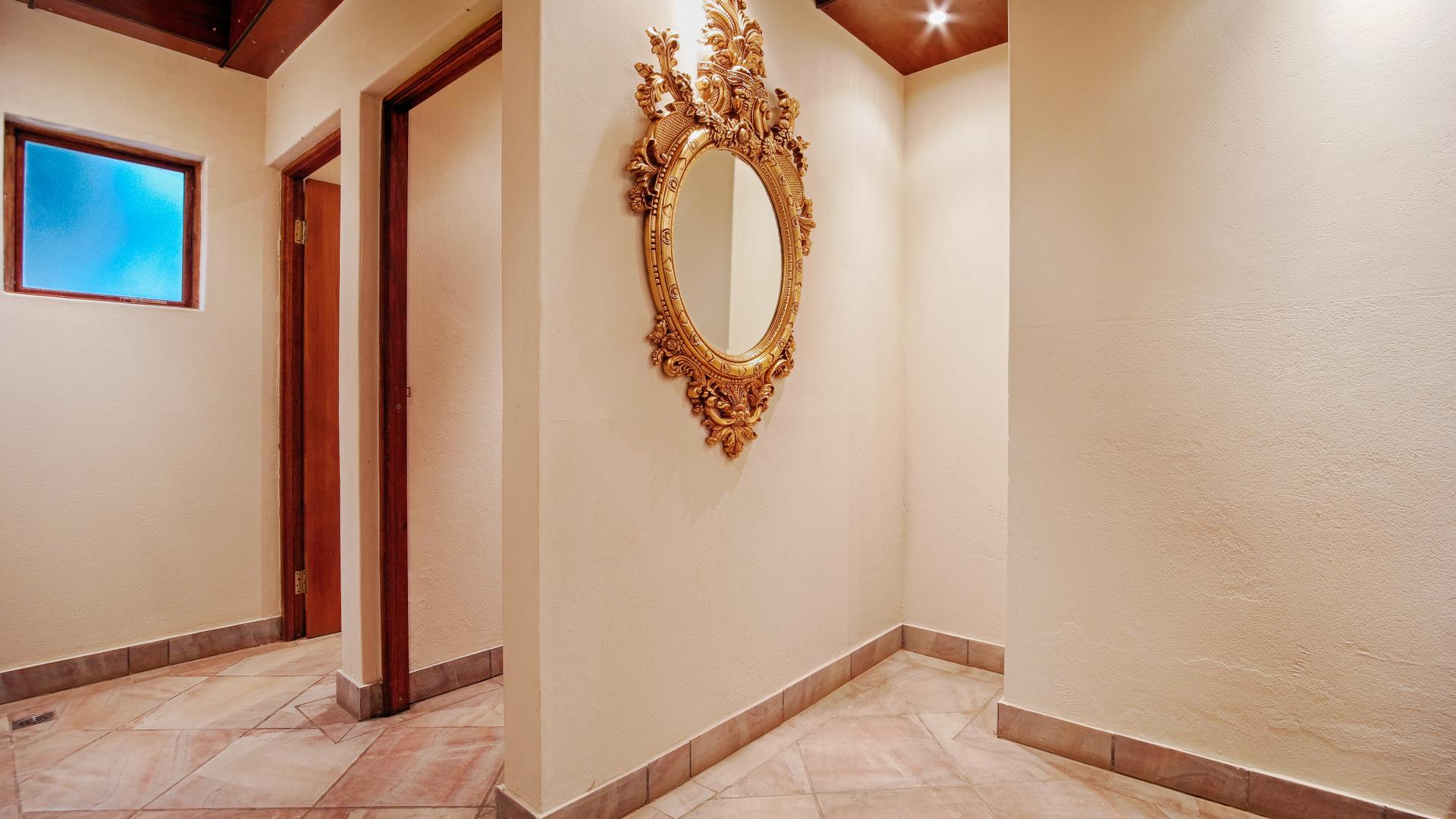 Bathroom 1 of property in Waterkloof Ridge