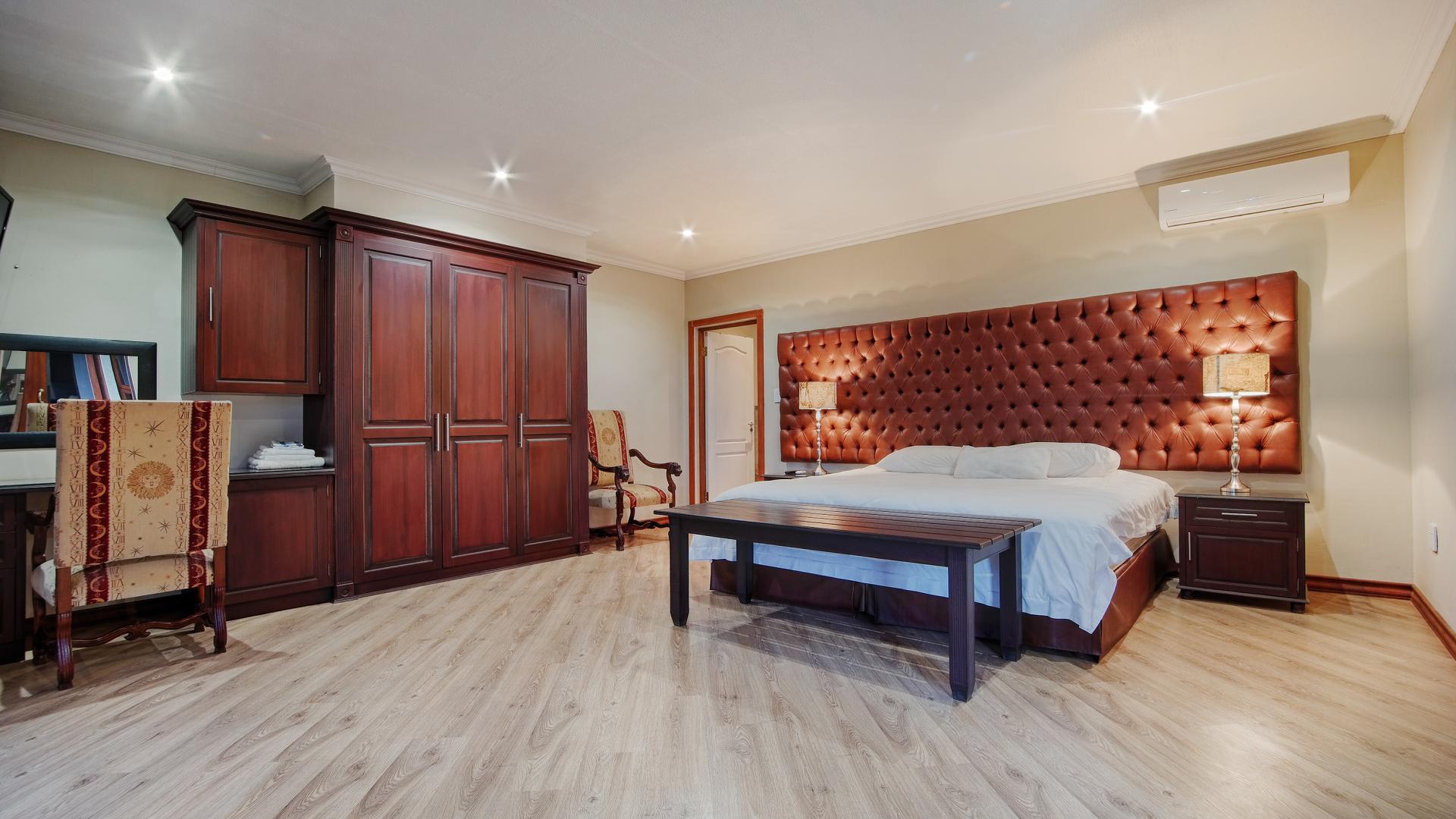 Bed Room 2 of property in Waterkloof Ridge