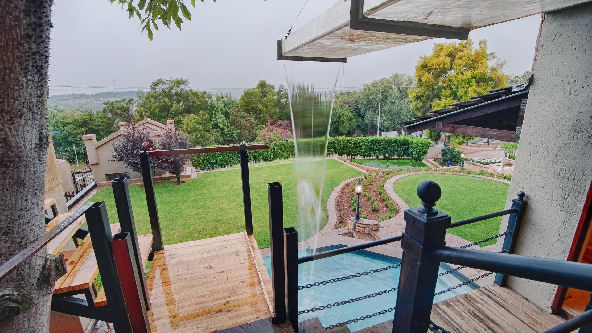 Garden of property in Waterkloof Ridge