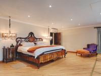 Main Bedroom of property in Waterkloof Ridge