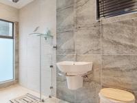 Main Bathroom of property in Waterkloof Ridge