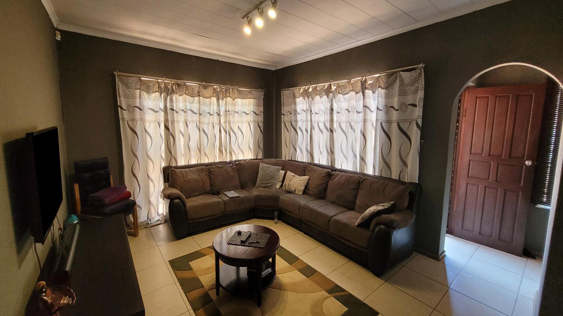 Lounges of property in Birch Acres