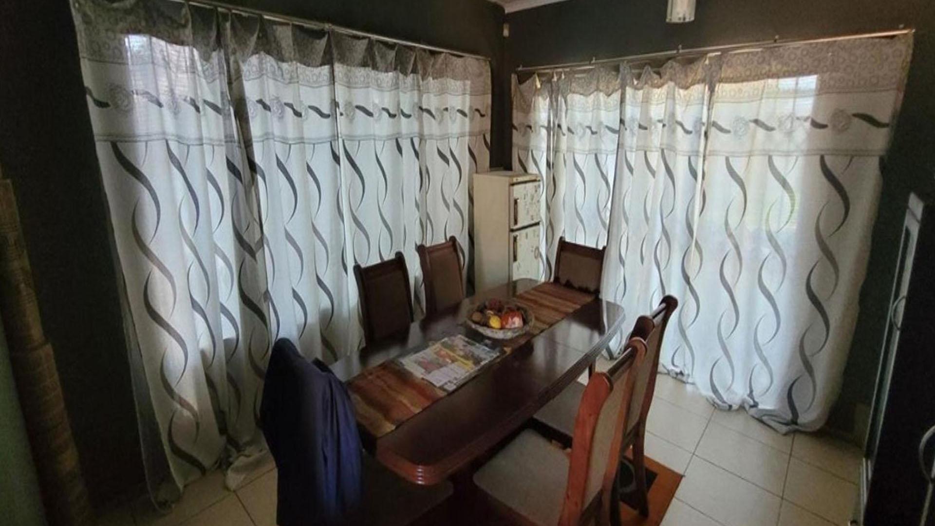 Dining Room of property in Birch Acres