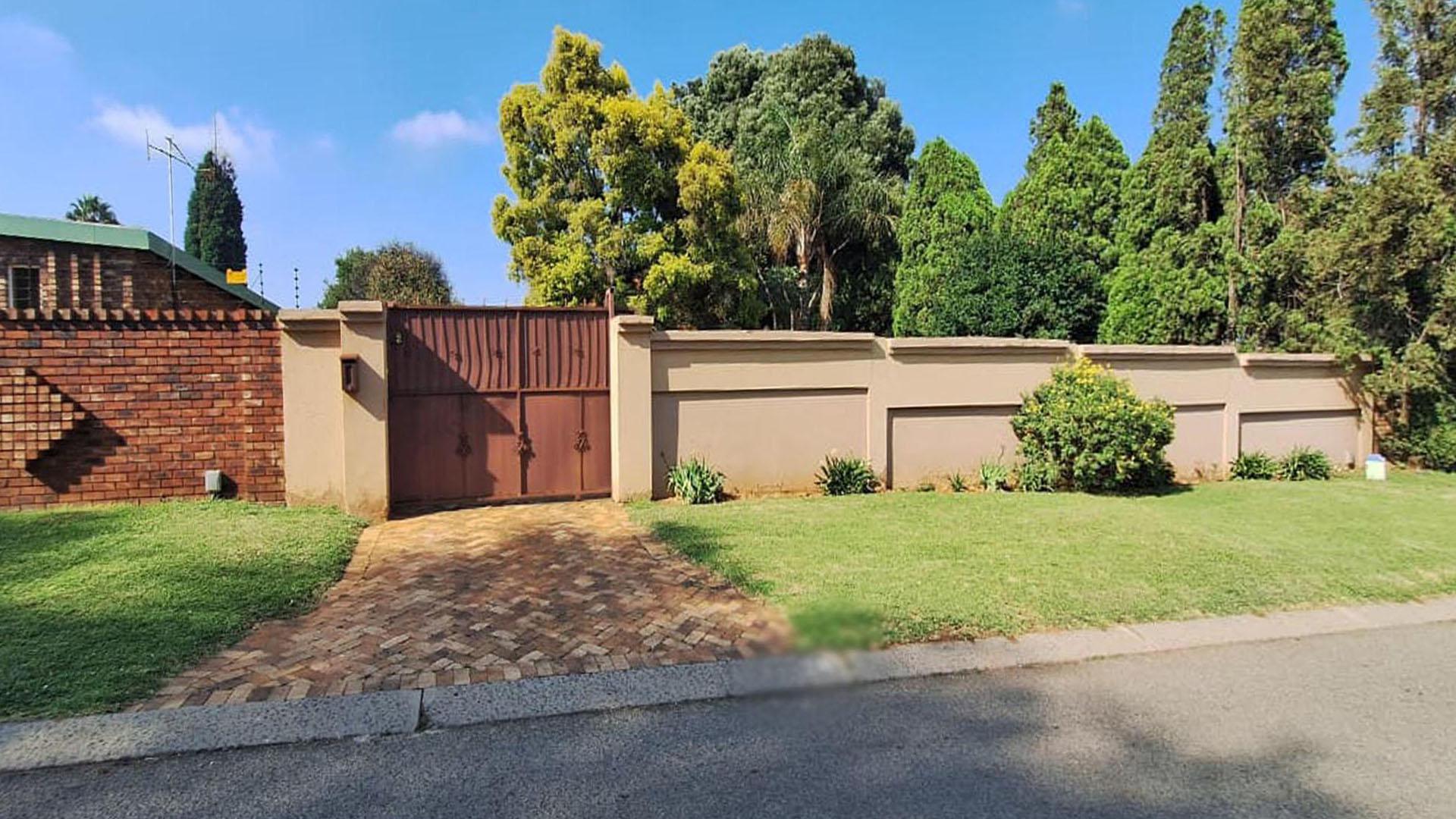 Front View of property in Birch Acres