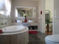 Main Bathroom - 14 square meters of property in Dalpark