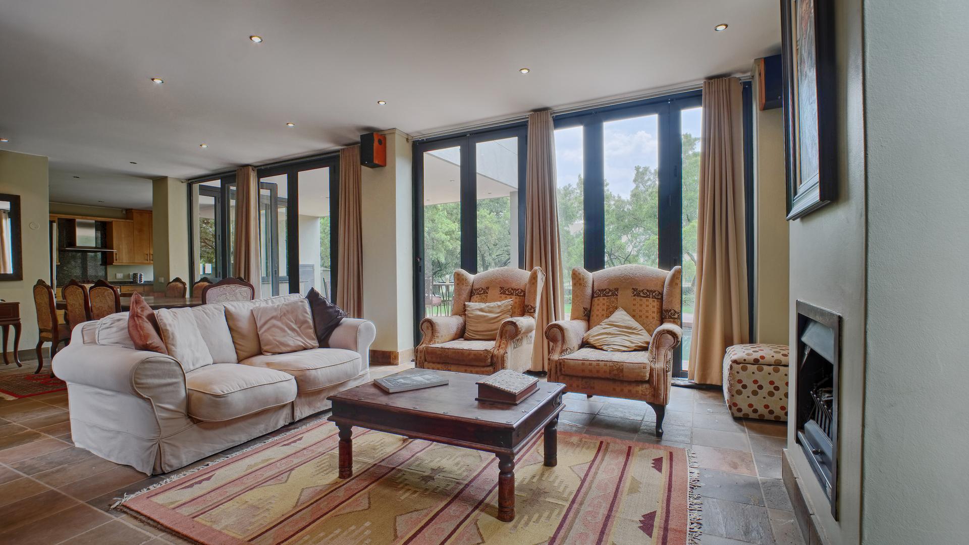 Lounges - 17 square meters of property in Silver Lakes Golf Estate