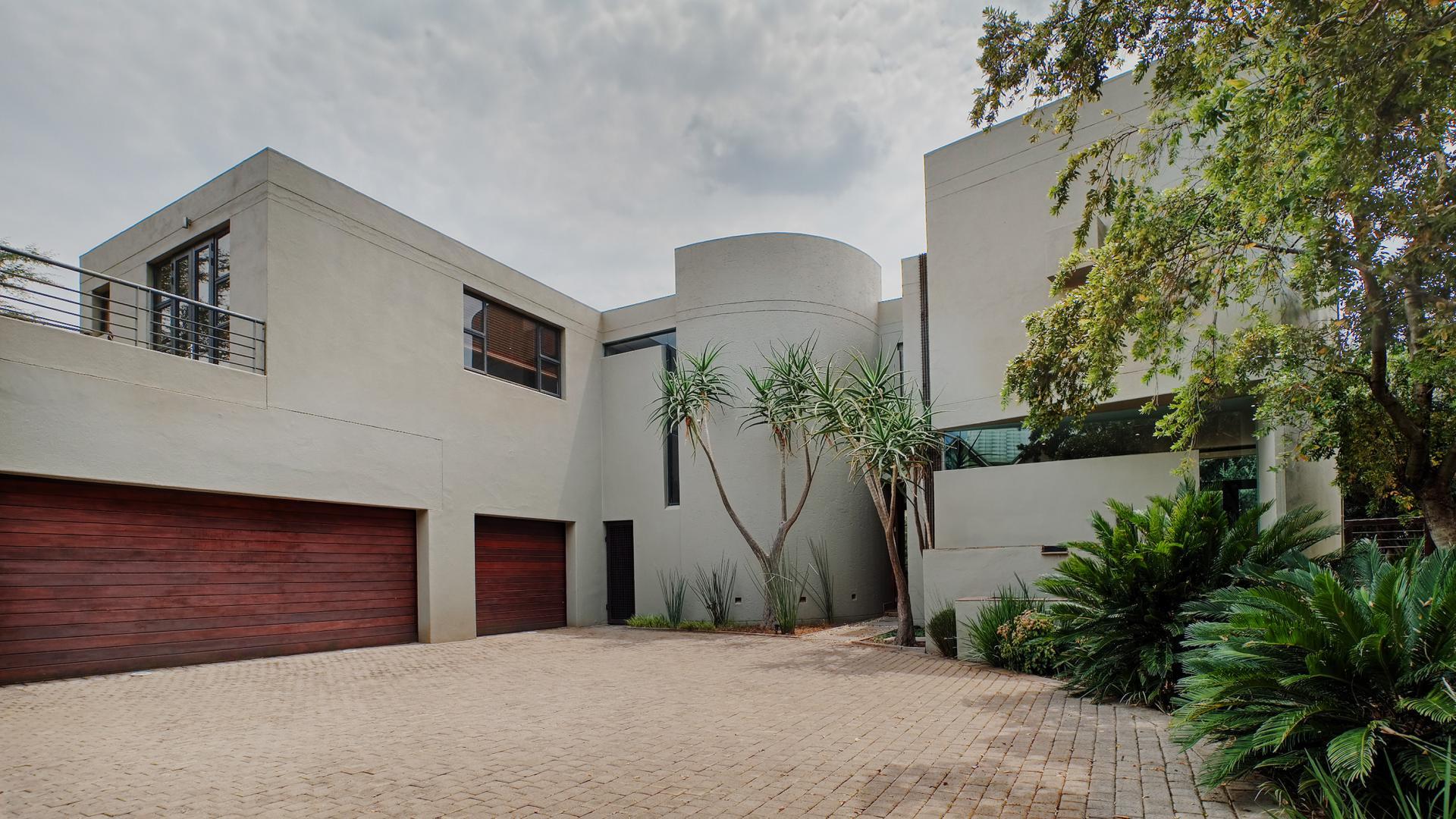 Front View of property in Silver Lakes Golf Estate